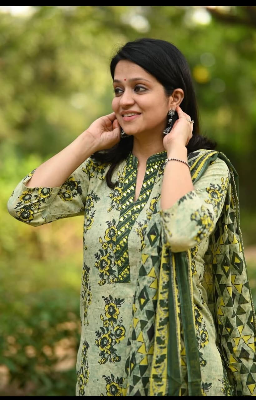 Pure Cotton Women Kurta Pant with Dupatta (Malticolor)
